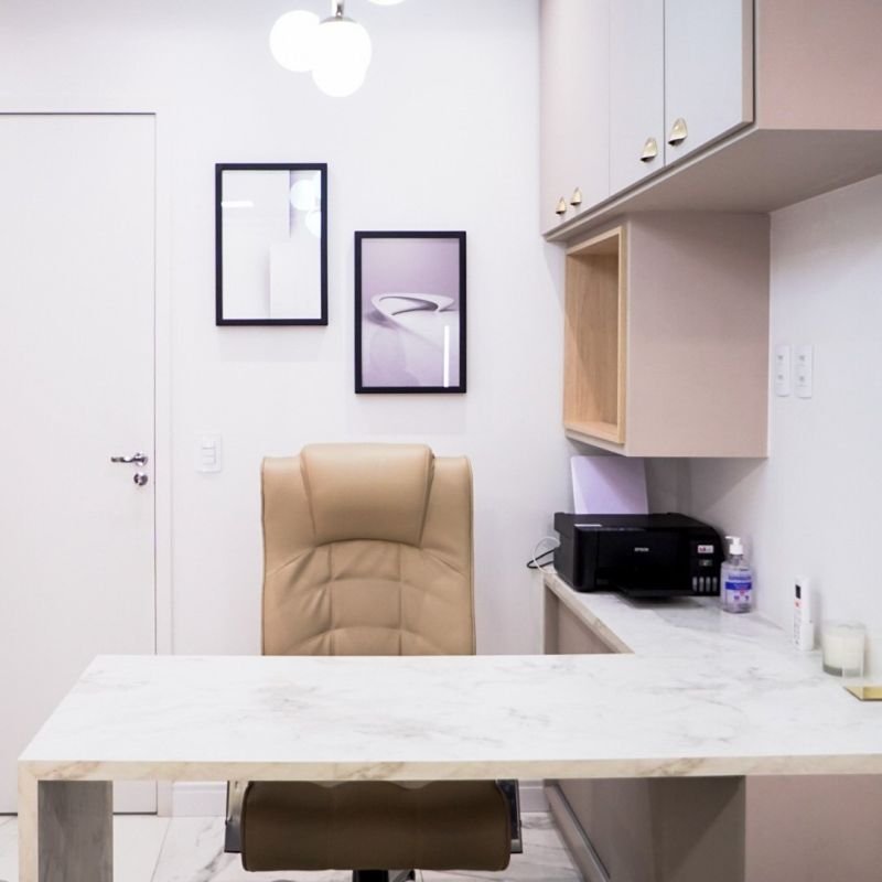 Detalhe da sala de espera da Amabi Odontologia